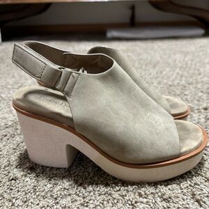 Women’s Pierre Dumas chunky comfortable walking heels tan nude suede 6.5